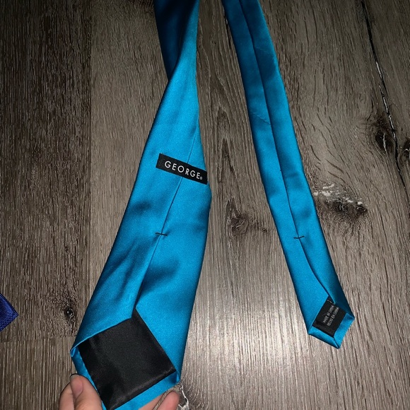 George tie - Picture 2 of 2